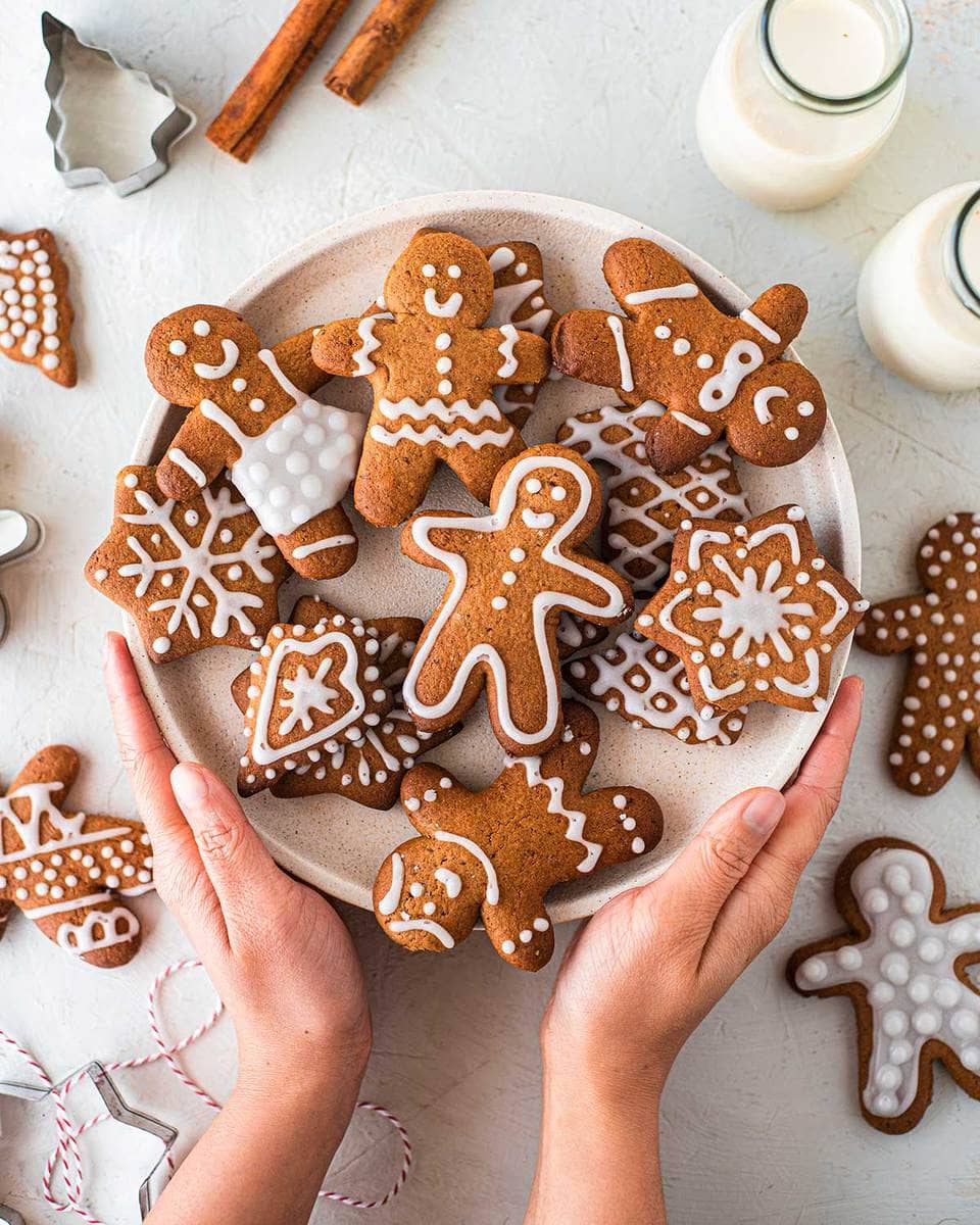 Refined sugar free gingerbread cookies served on a plate.