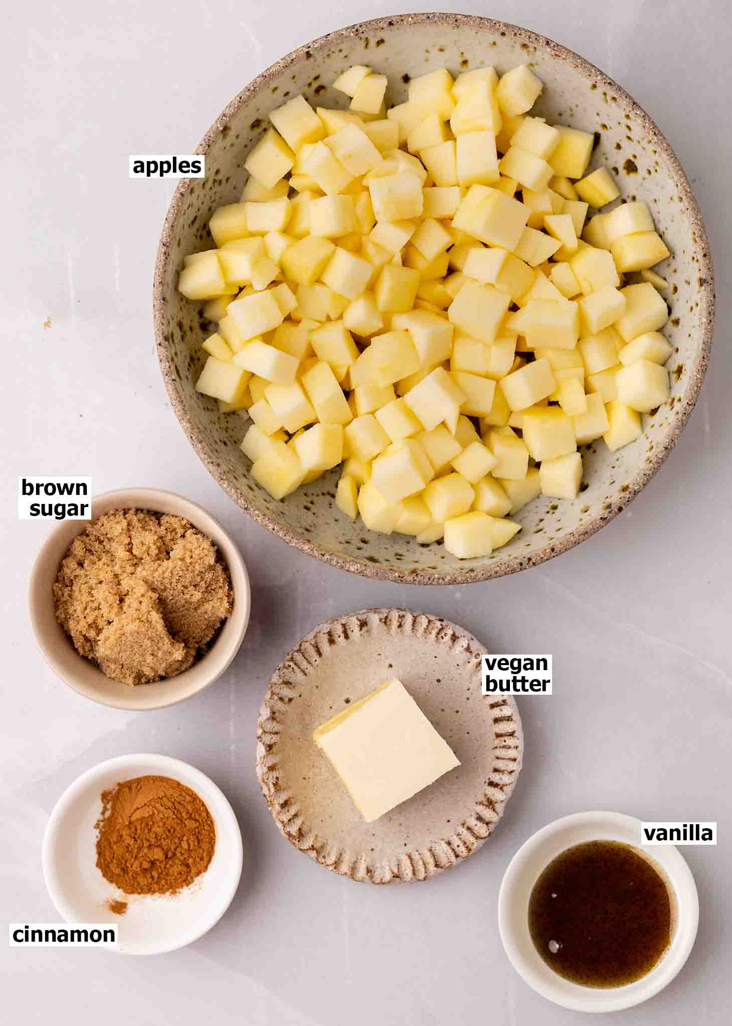 Flat-lay of ingredients for caramelized apples.